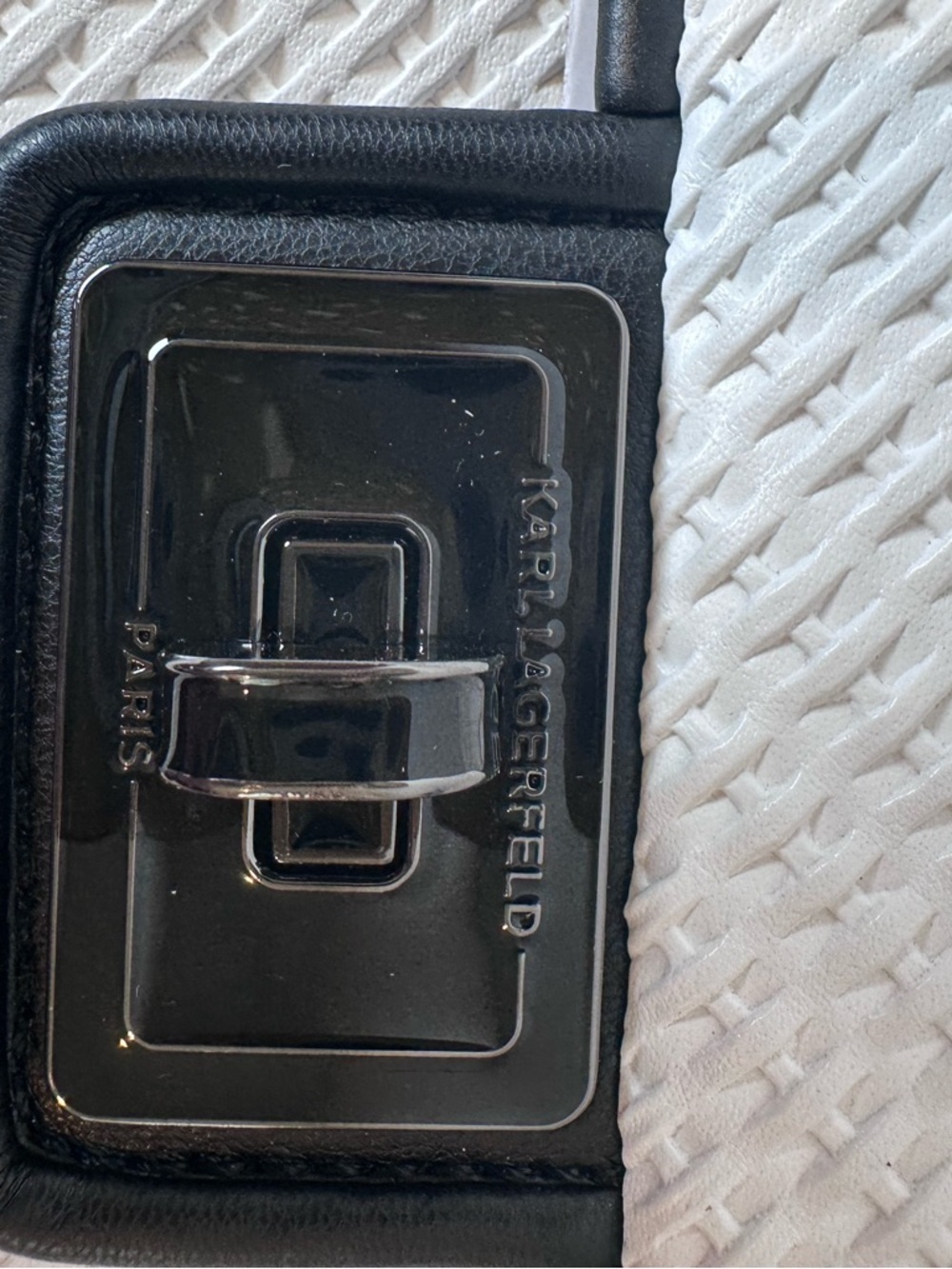 Karl Lagerfeld White Quilted
Shoulder/Crossbody Bag - Picture 4 of 5